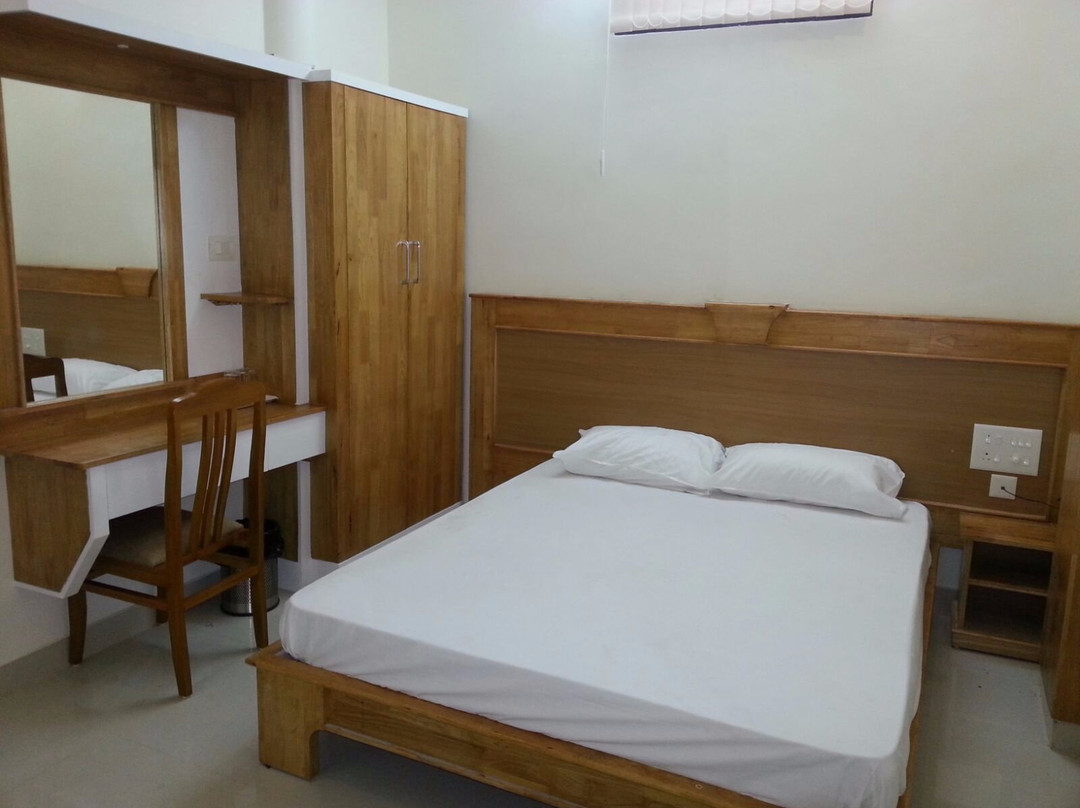 Bharath Restaurant & Lodging主图