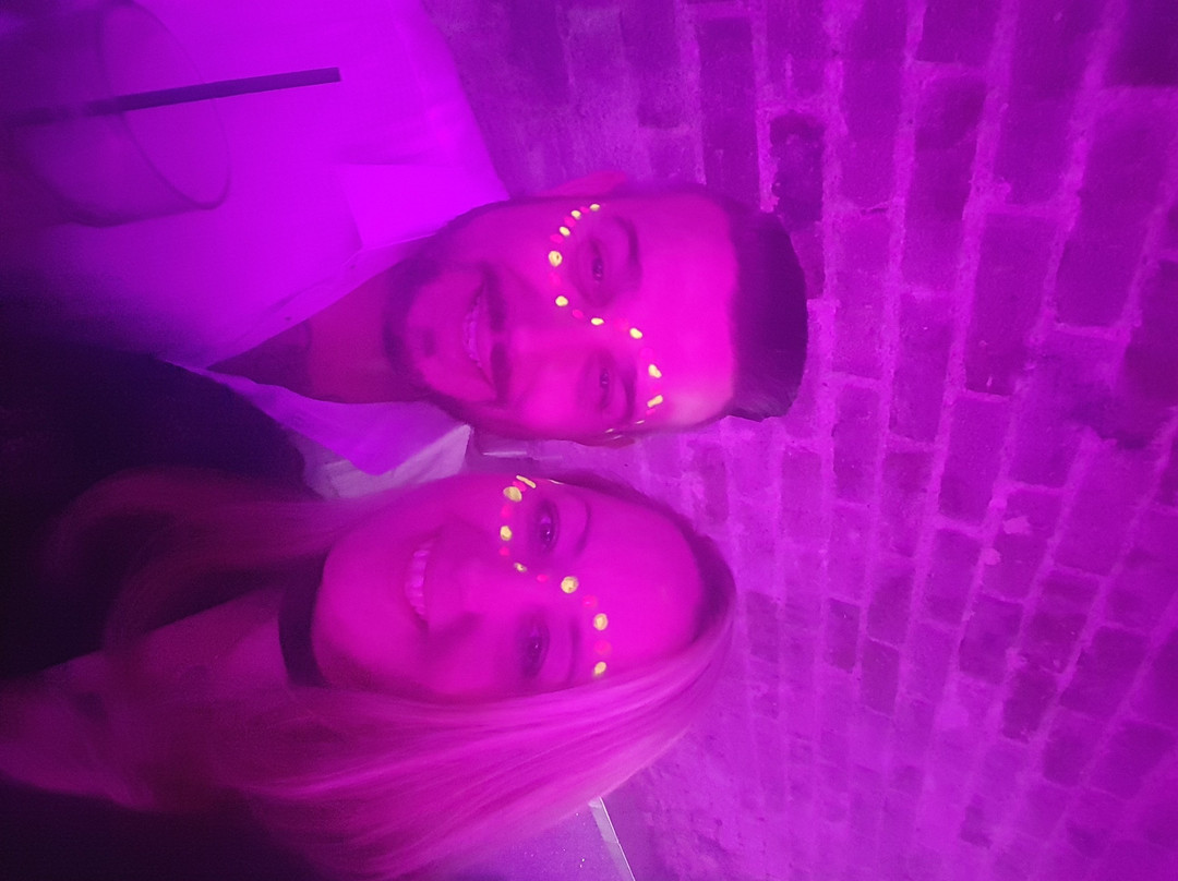 On The Rocks Bar Crawl-布莱顿必去景点