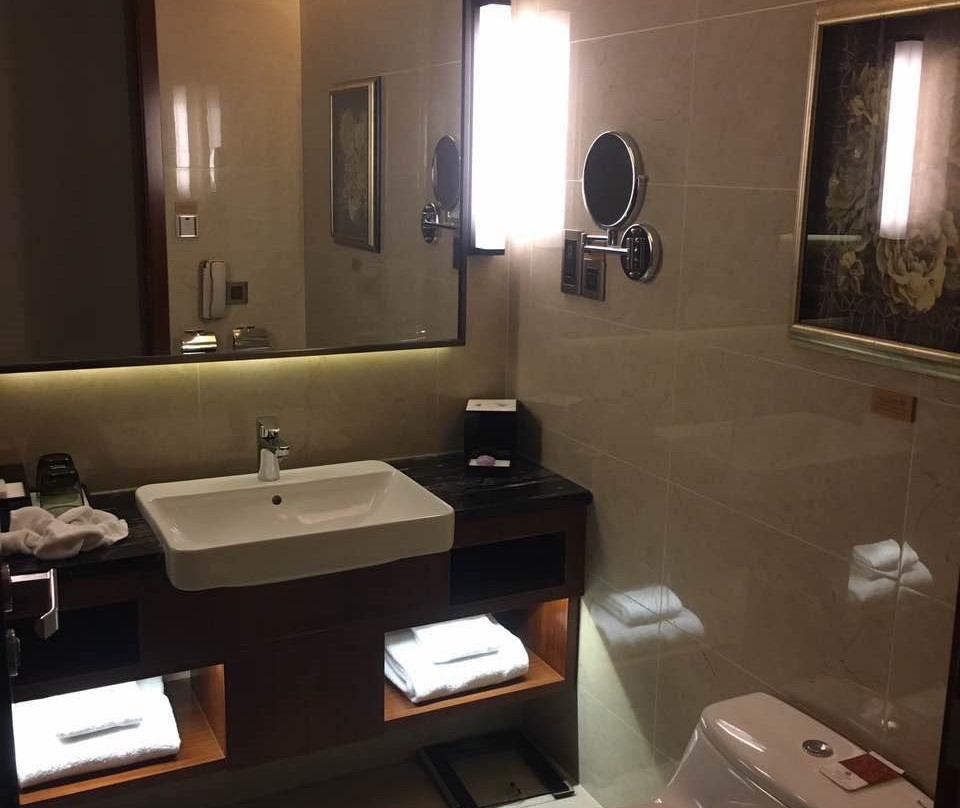 深圳中油阳光大酒店（南山地铁站店）主图