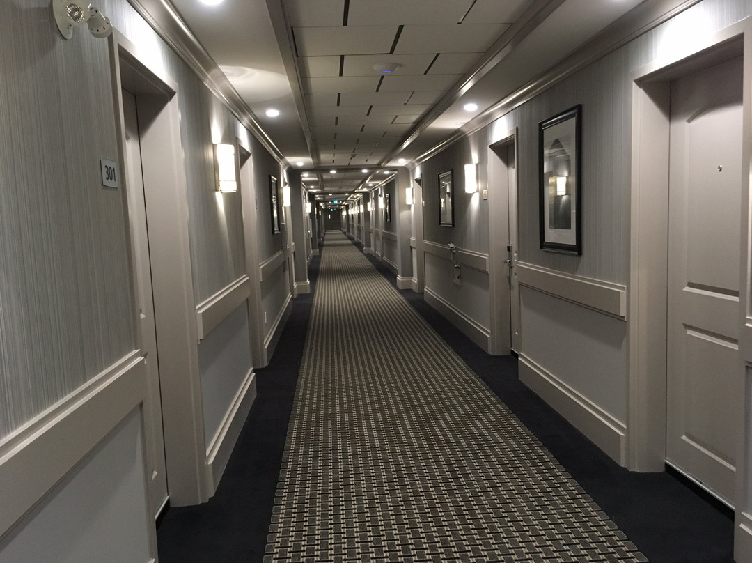 耶洛奈夫诺瓦城堡酒店