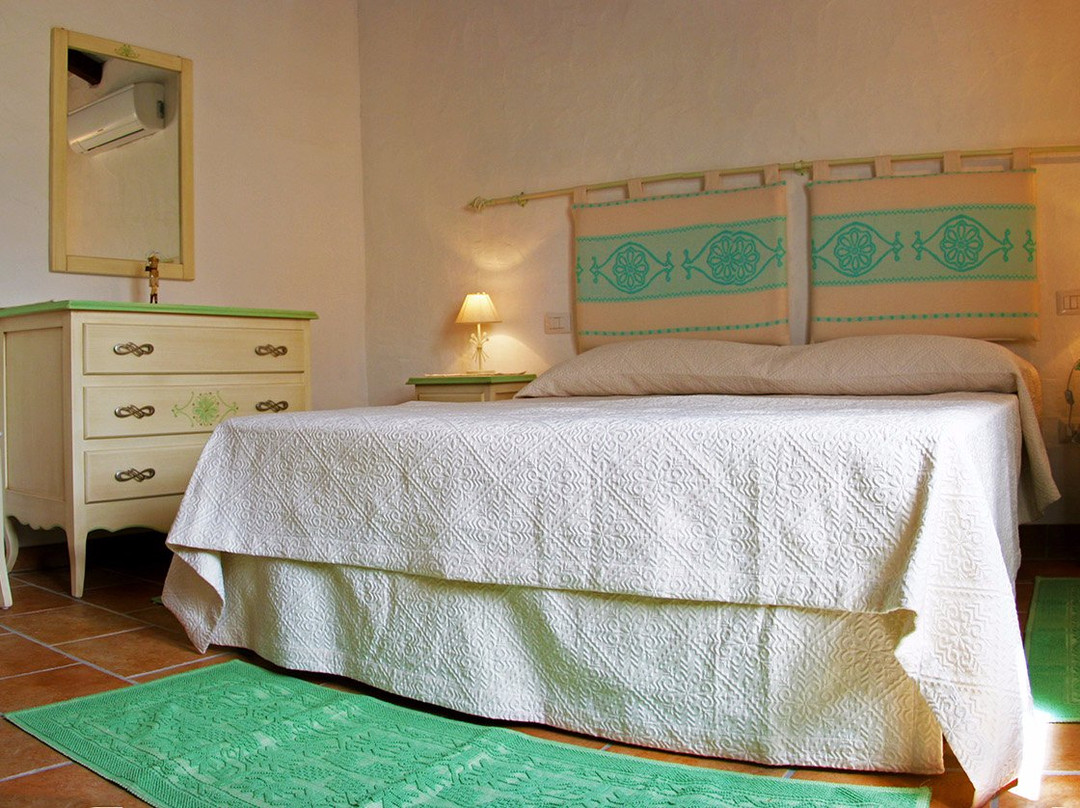 Aglientu酒店住宿-B&B Fioredda