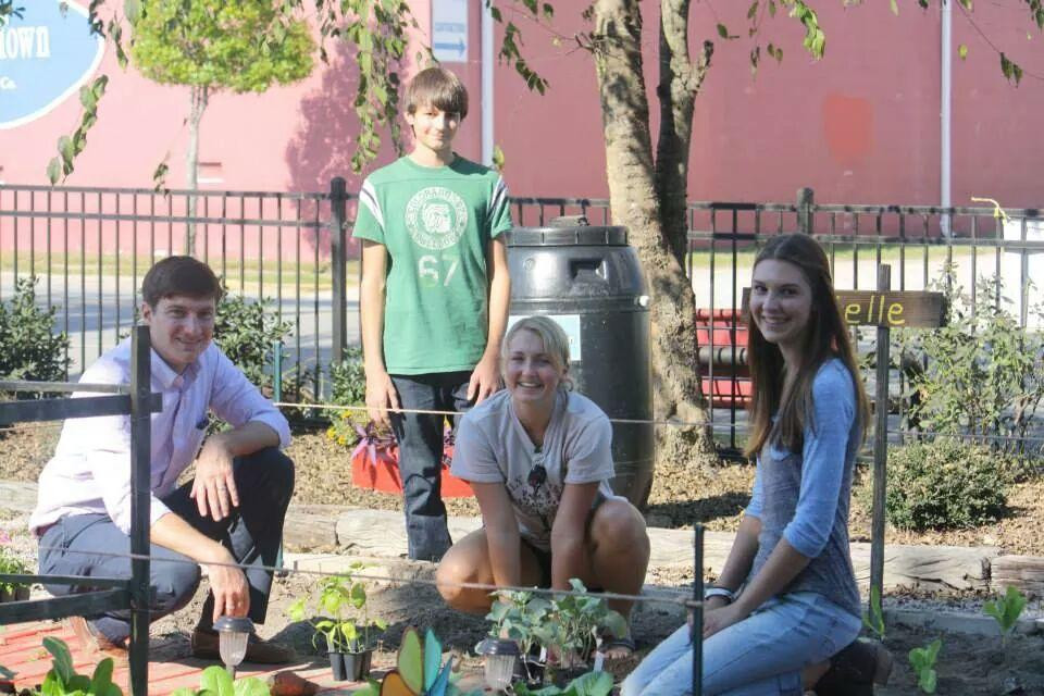 Main St. Community Garden景点图片
