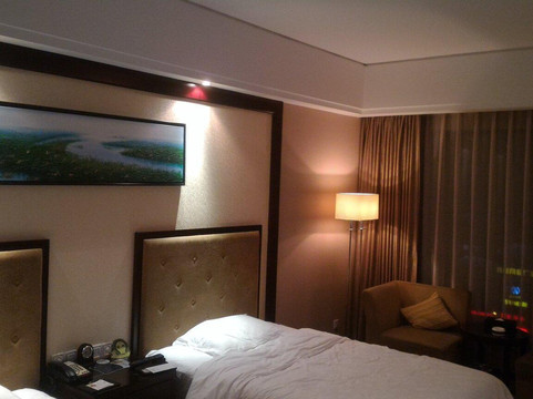 东方国际酒店(乐平市东湖公园店）主图