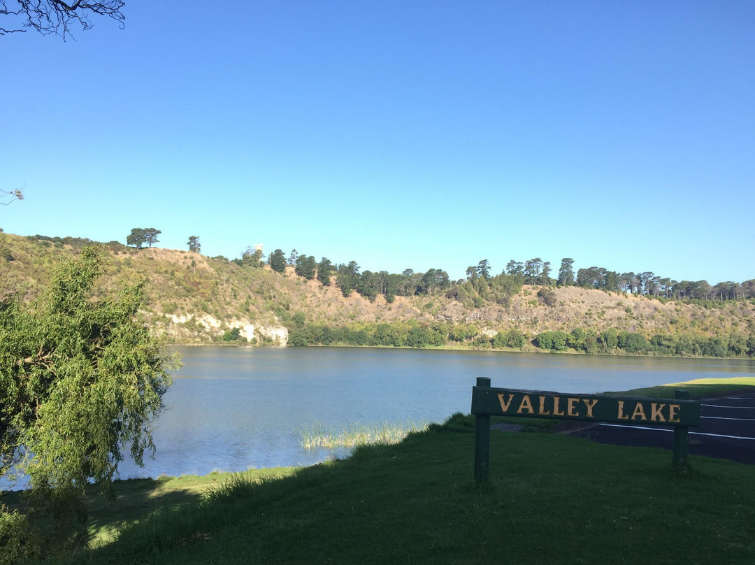 The Valley Lake景点图片
