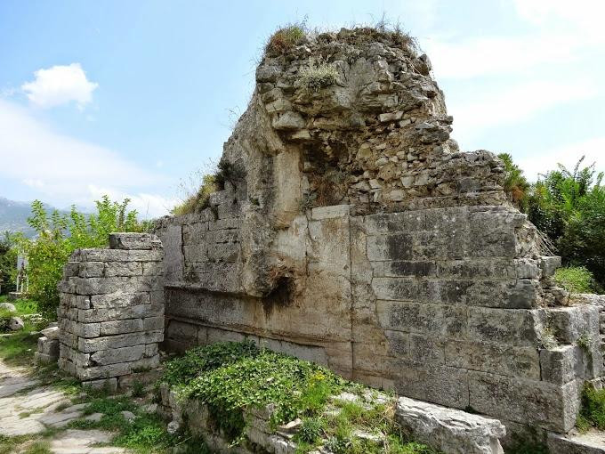 Town Gate - Porta Caesarea景点图片