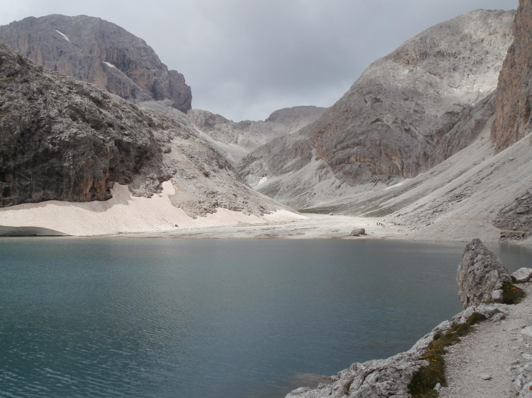 Antermoia Lake景点图片