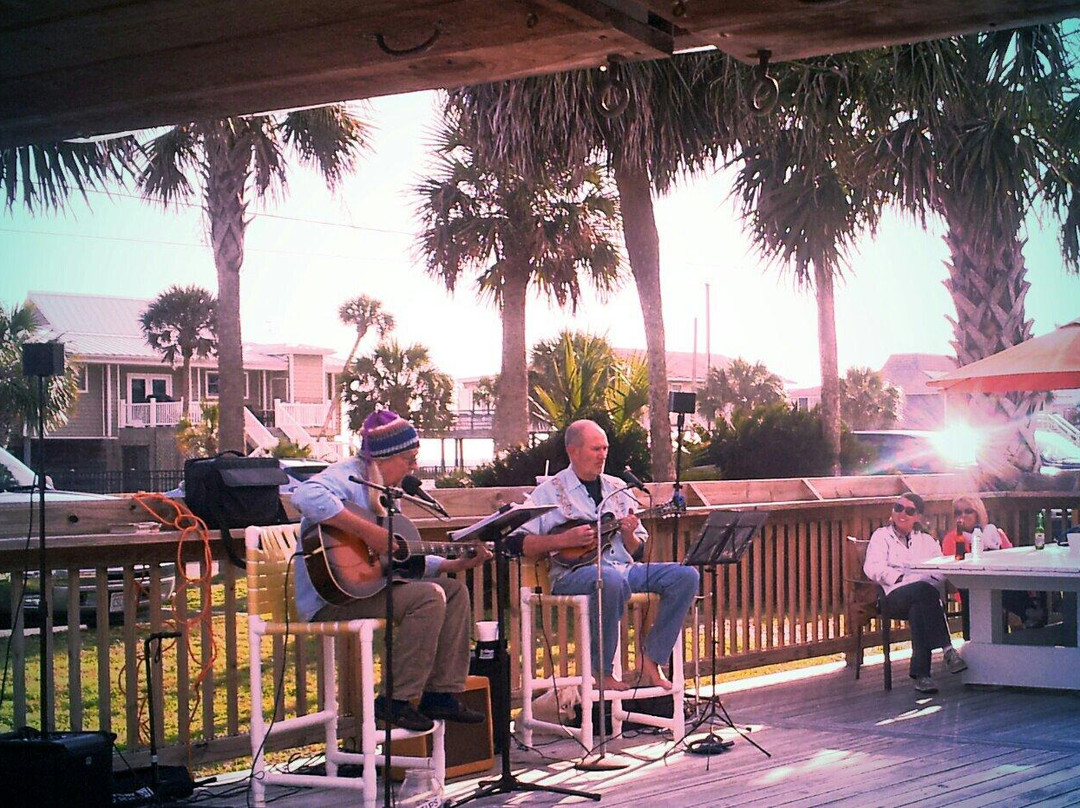 Panacea餐馆和美食-Alligator Point Tiki Hut