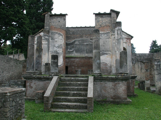 Napoli and Amalfi Tour Guide-萨勒诺必去景点