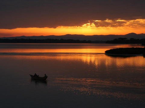 Kazinga Tours - Day Tours-坎帕拉必去景点