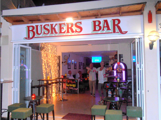 Buskers Bar-布兰卡滩必去景点