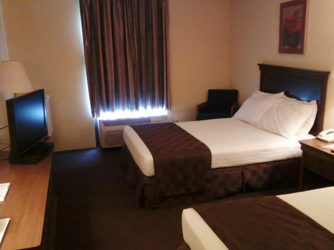 Americourt Hotel Mountain City主图