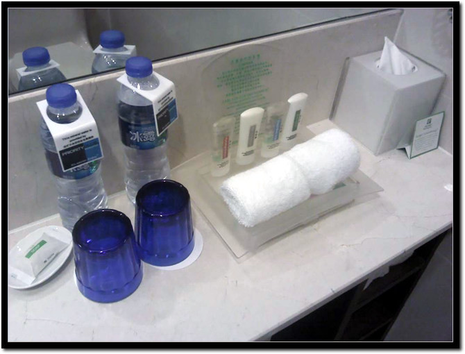 上海古井假日酒店主图