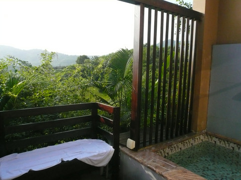 望谷温泉度假村主图