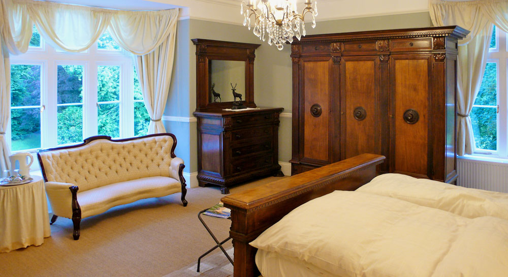 Brookdale House-客卧
