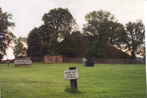 Grave Creek Mound Archaeological Complex-Moundsville必去景点