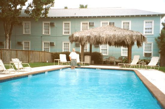 Tarpon Inn