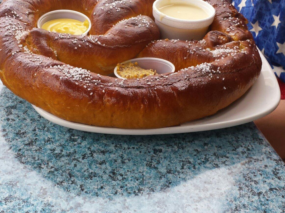 Womelsdorf餐馆和美食-Johnny and Hons Smokehaus