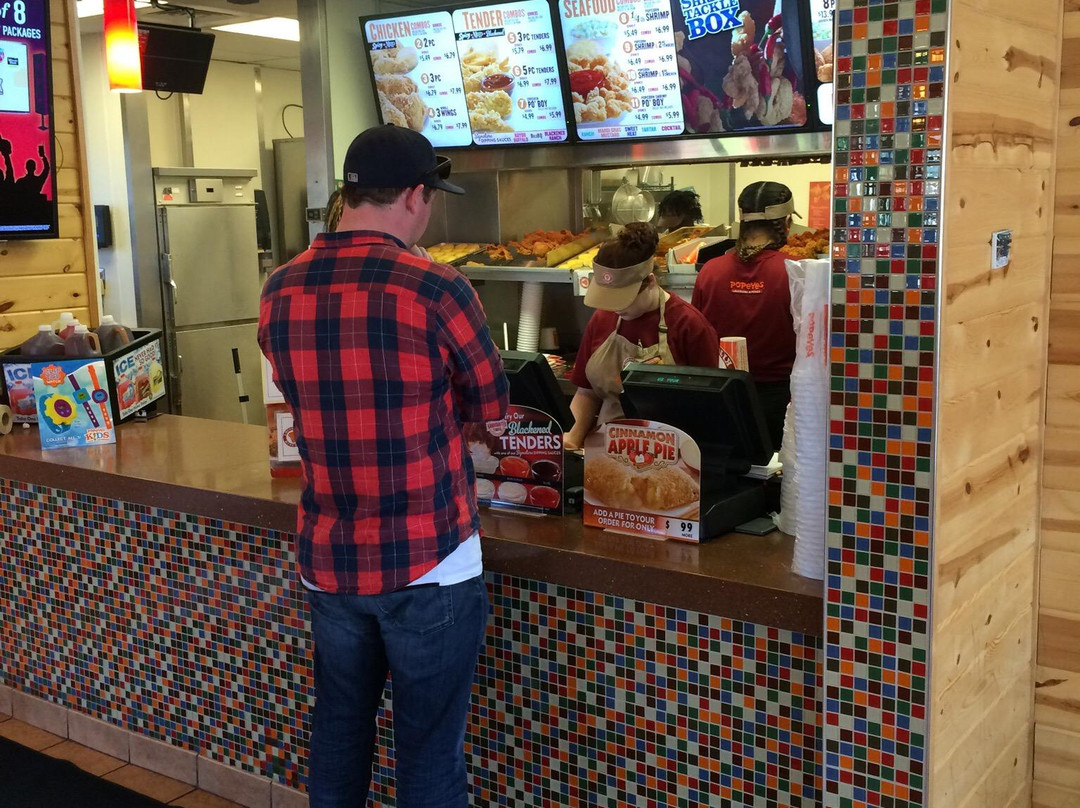 克莱维斯顿餐馆和美食-Popeyes Louisiana Kitchen