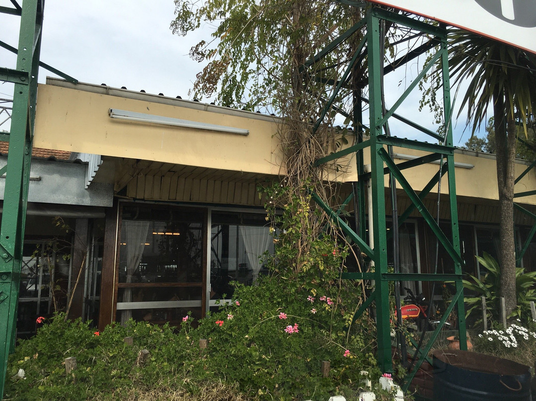 Los Pinos餐馆和美食-Parrilla Carlitos