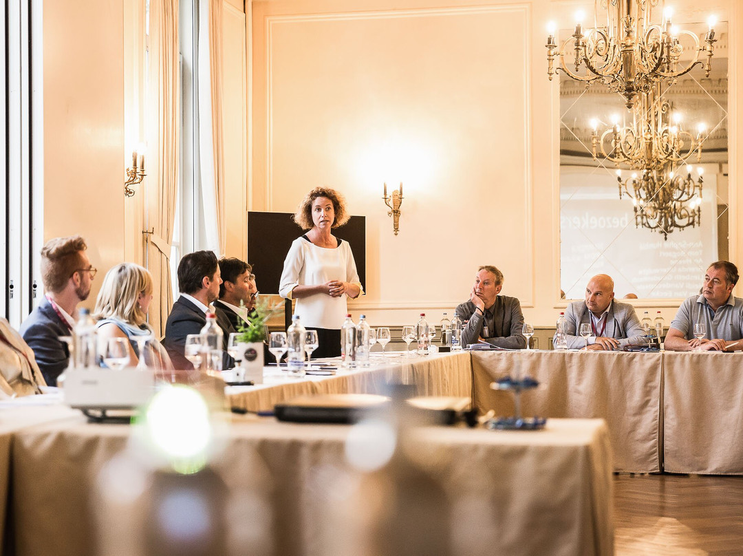 纳瓦拉酒店主图