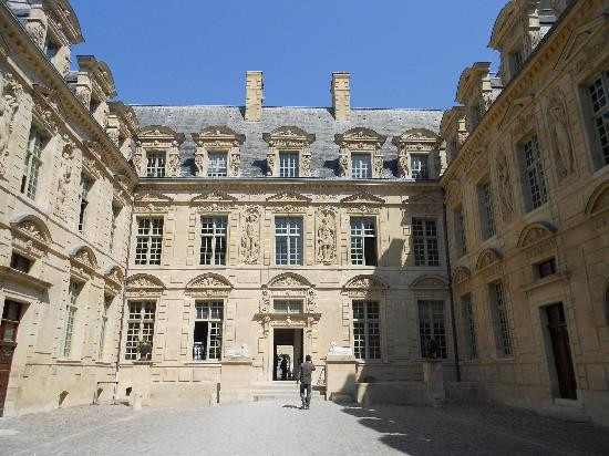 孚日广场-巴黎必去景点