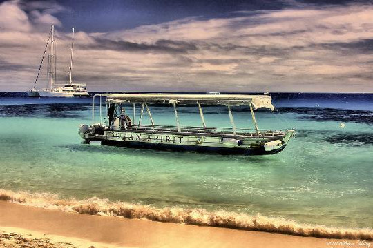 Ocean Spirit Cruises-凯恩斯必去景点