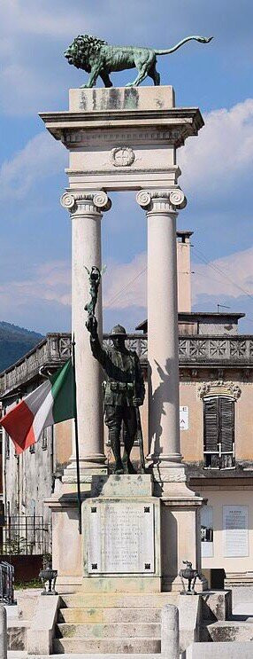 Monumento ai Caduti景点图片