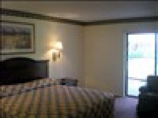 Granbury Inn & Suites