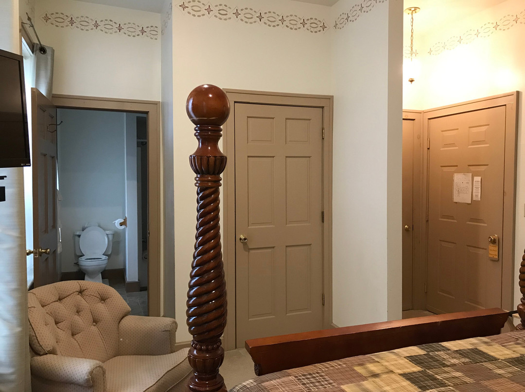 OAK VALLEY INN & SUITES主图