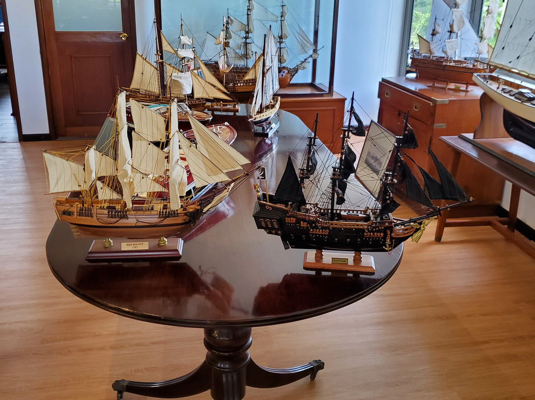 Historic Marine-Petit Raffray必去景点