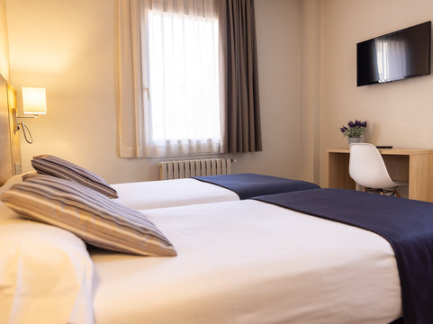 终点站酒店主图