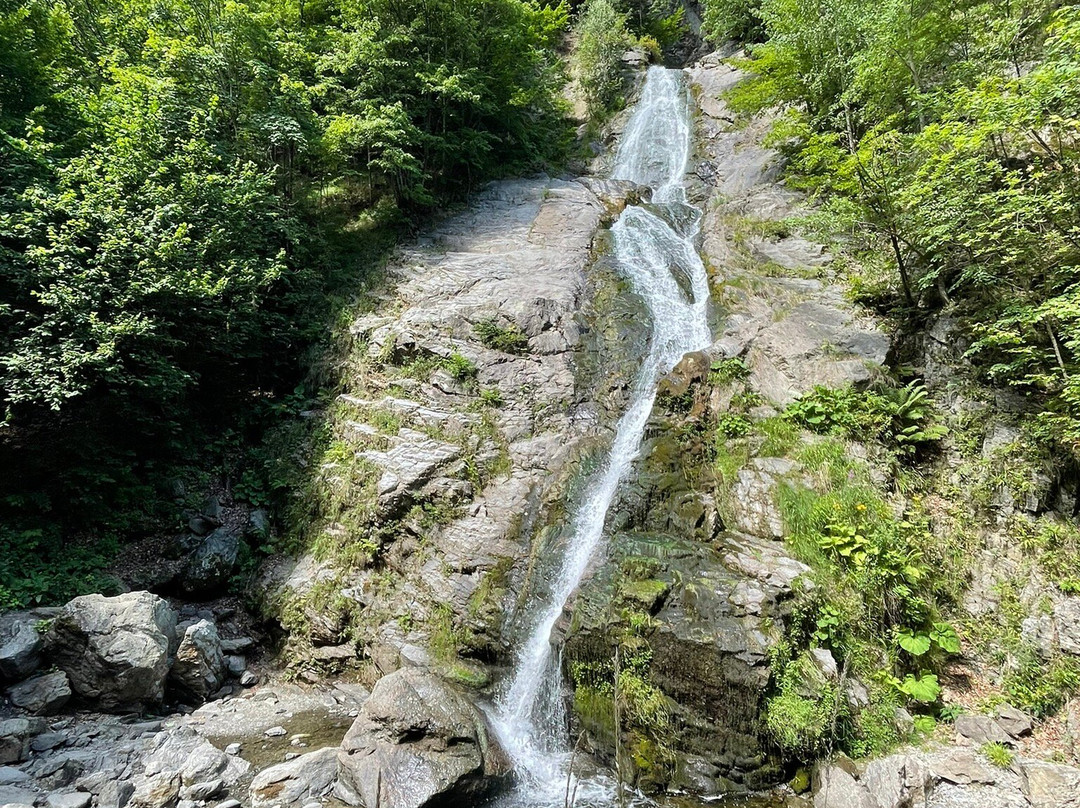 Lotrisor Waterfall-Calimanesti必去景点
