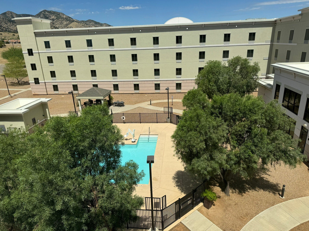 Candlewood Suites Building 44420主图