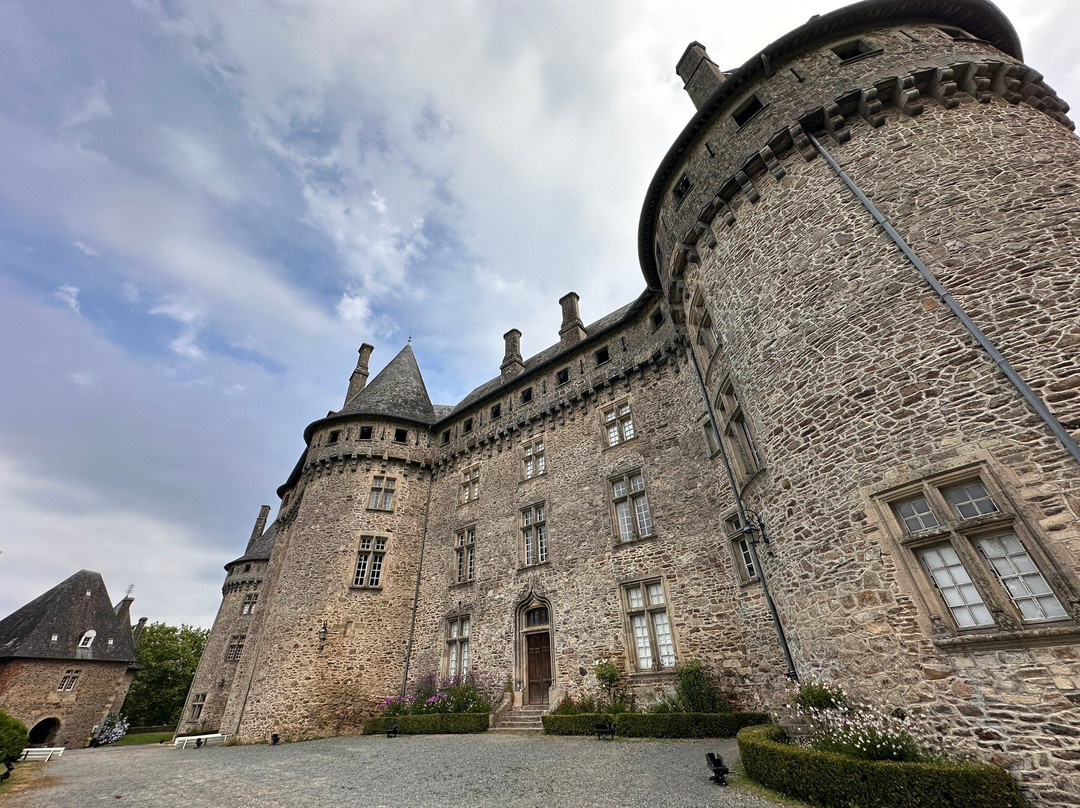 Château de Pompadour景点图片