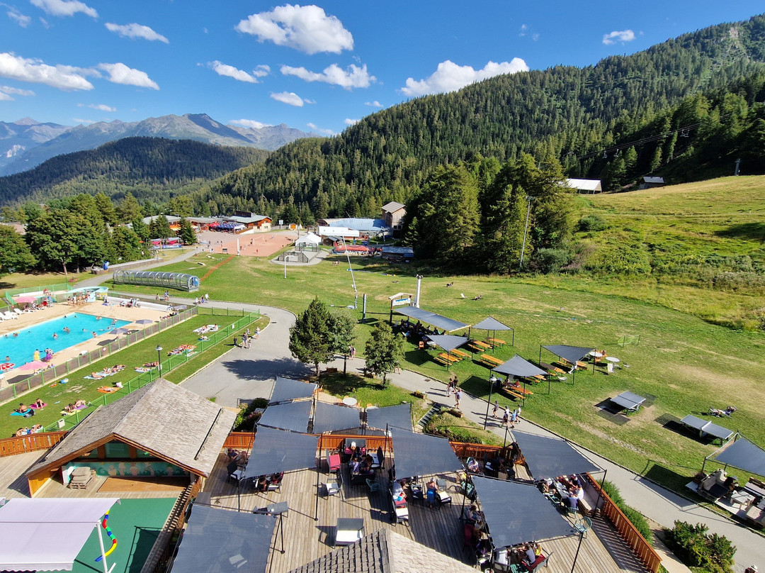 Les Carlines Village Vacances主图