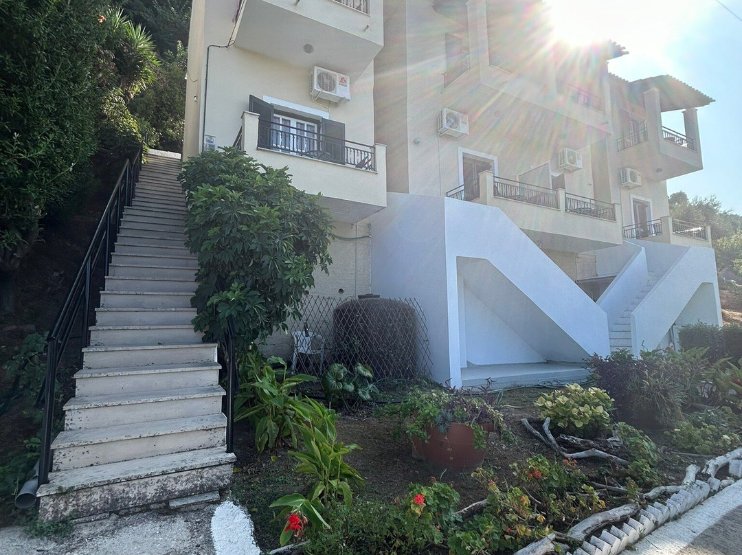 Akrogiali Rooms主图