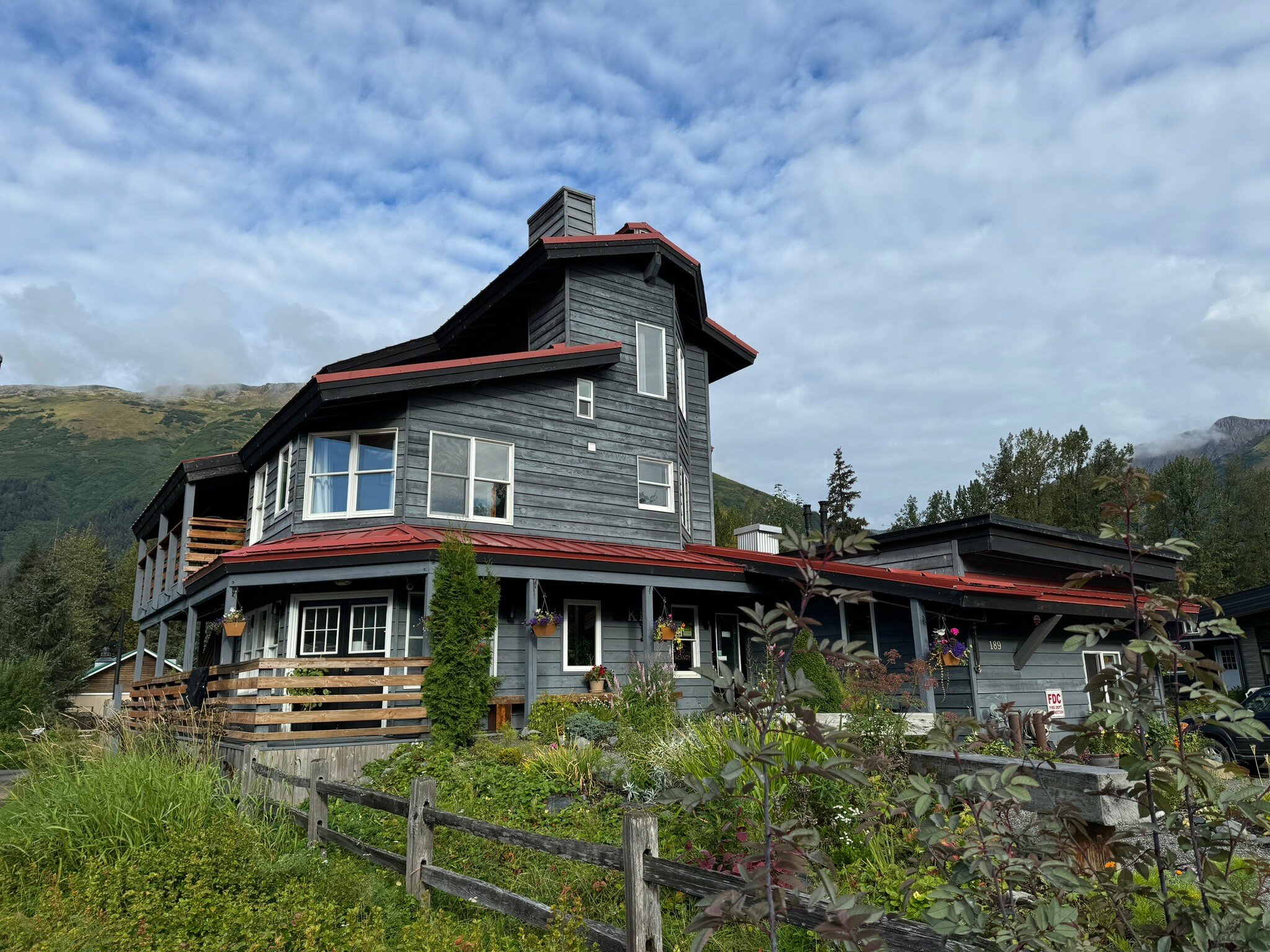 Ski Inn Anchorage-官方