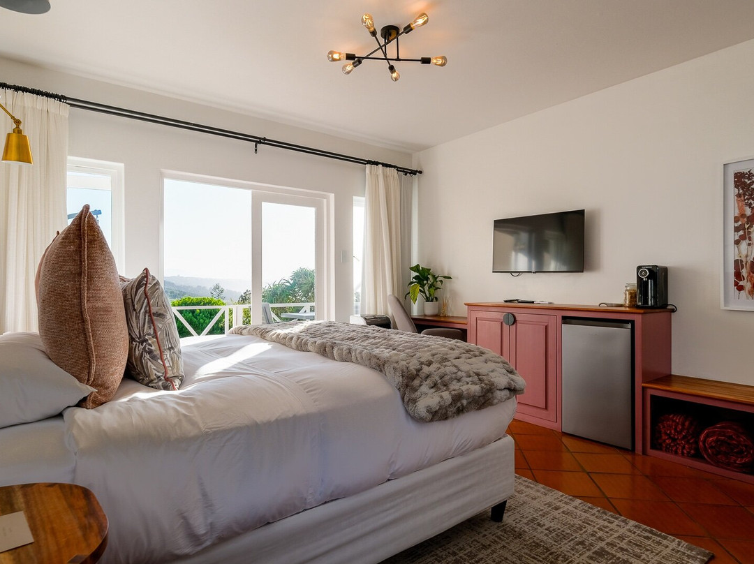 Hilltop Boutique Hotel主图