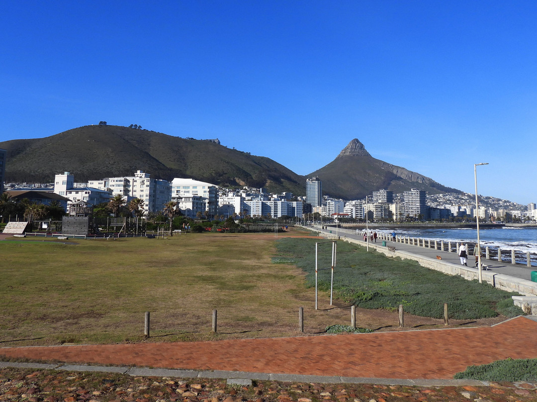 Sea Point Beach景点图片