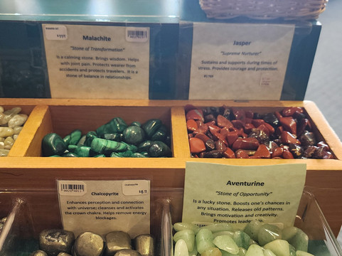 Crystalis Treasures-赫恩登必去景点