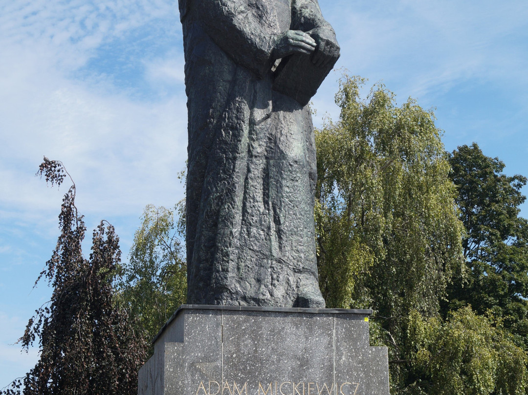 Monument of Adam Mickiewicz景点图片