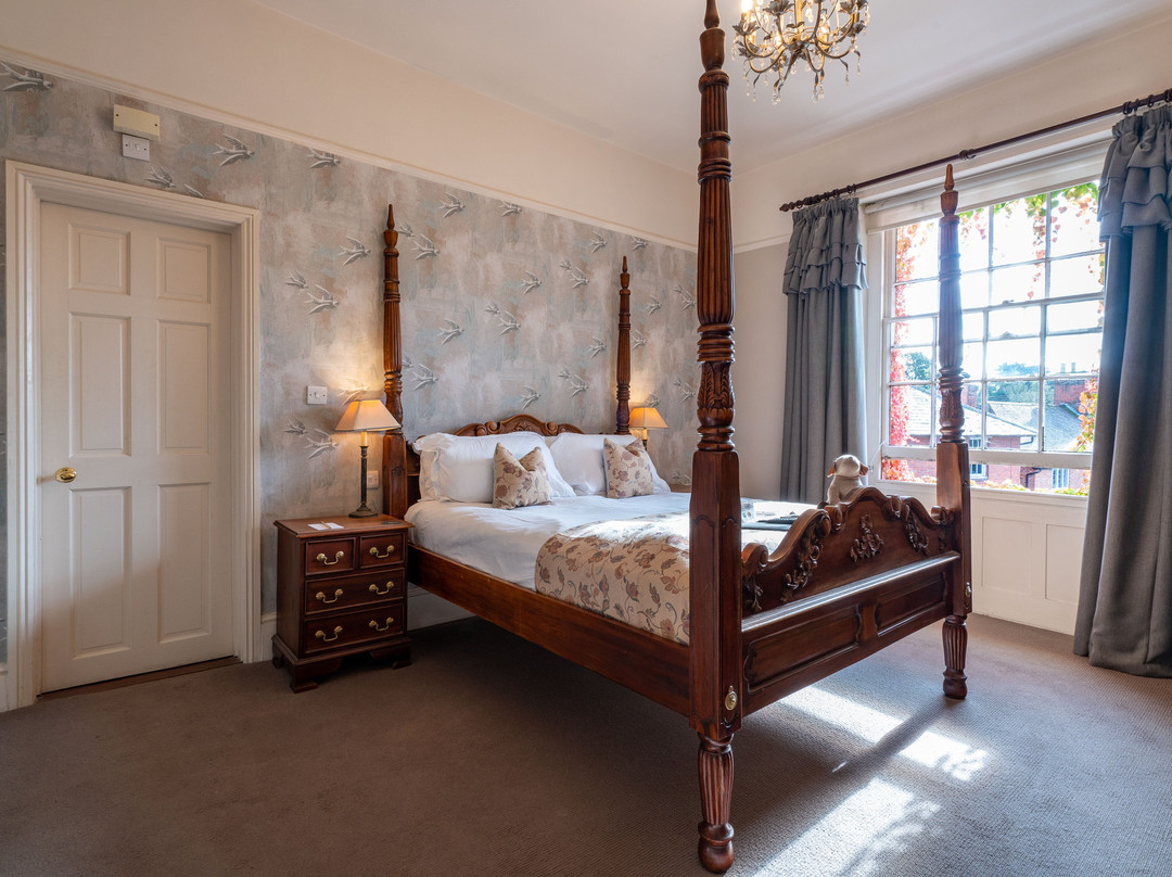 The King's Head主图