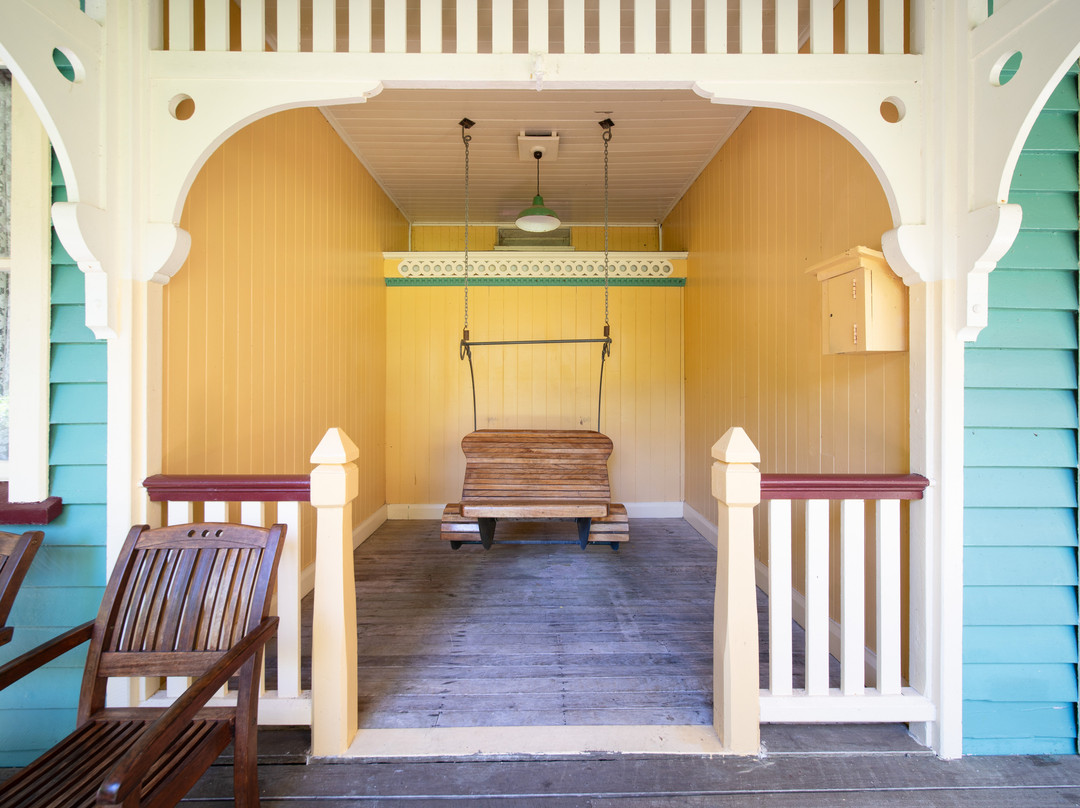 Secrets On The Lake主图