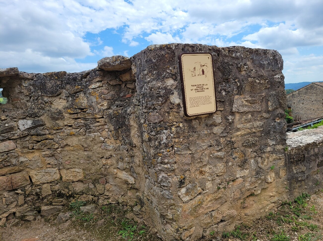 Restes Des Remparts À Puycelsi景点图片