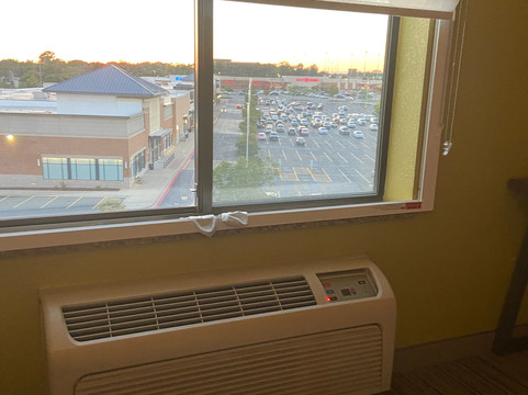 芝加哥奥黑尔区假日酒店主图