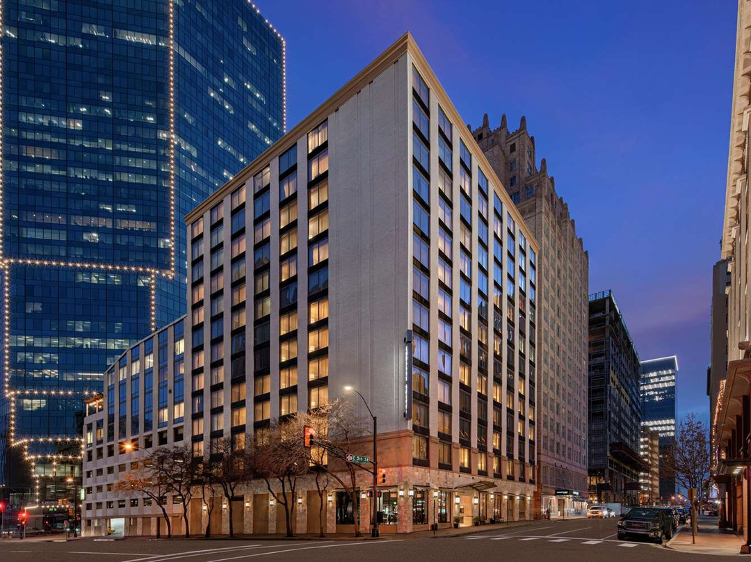 沃思堡市区使馆套房酒店