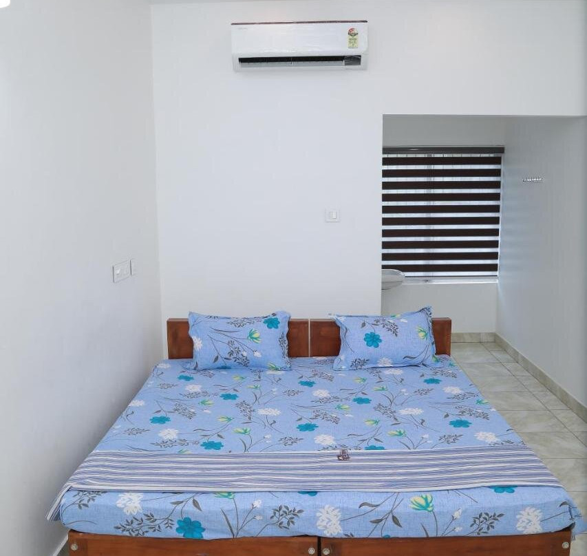 Thekkumpuram Tourist Home