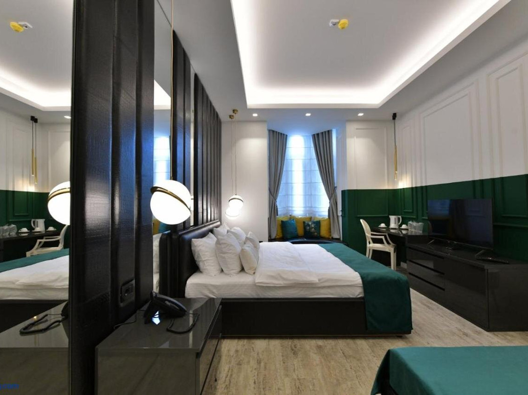 Royal Wellness and Spa