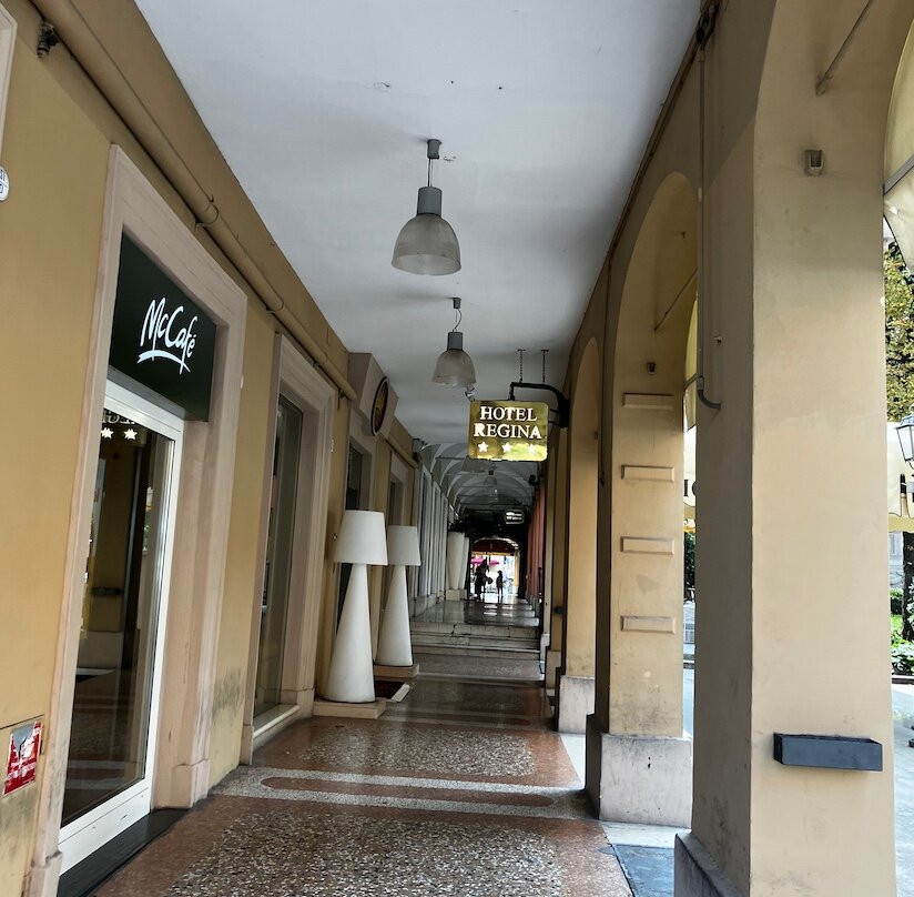蕾佳娜赞恩酒店主图