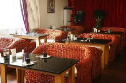 爱尊客假日花园酒店主图